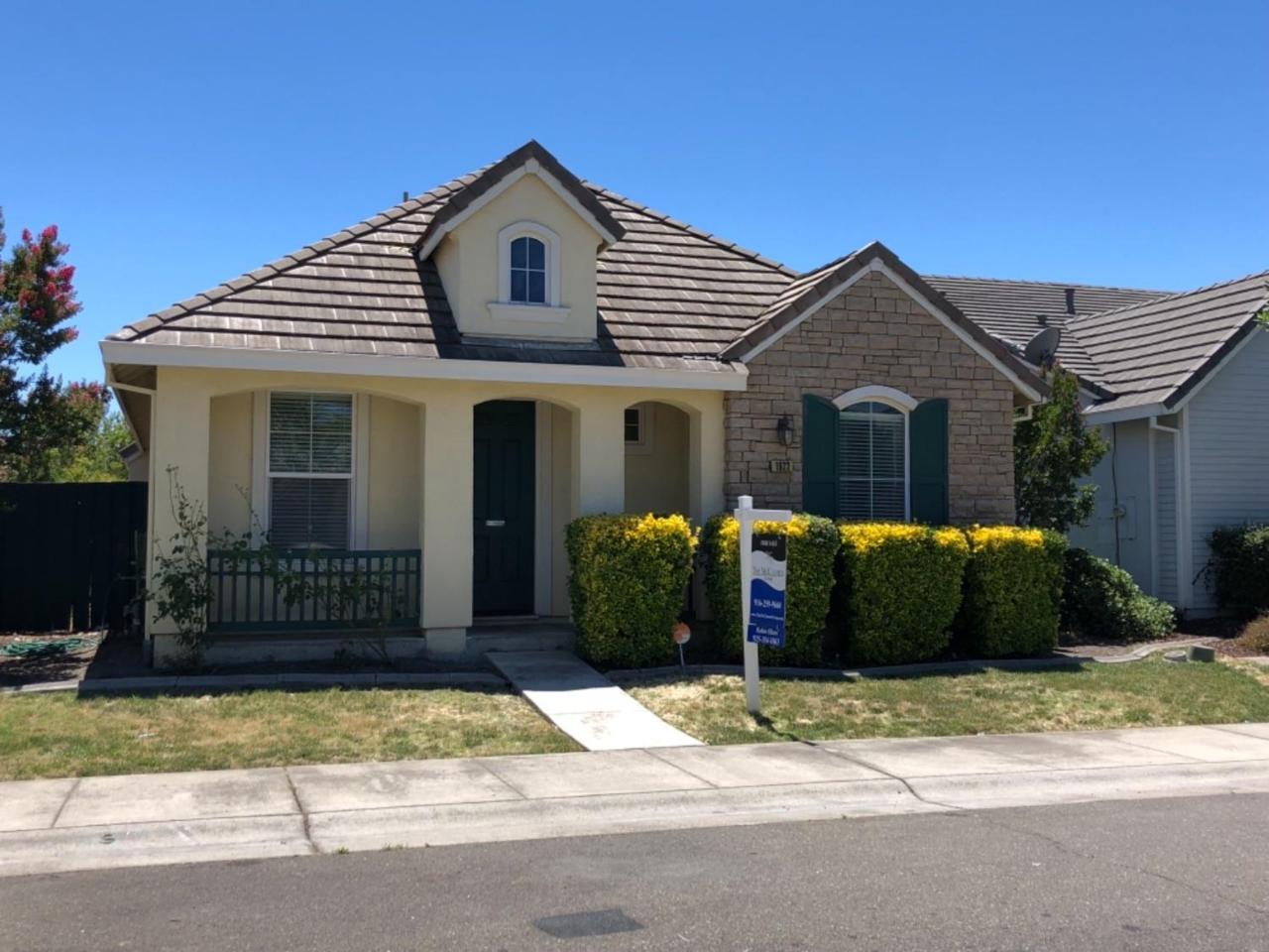 1922 Zurlo Way - Photo 1