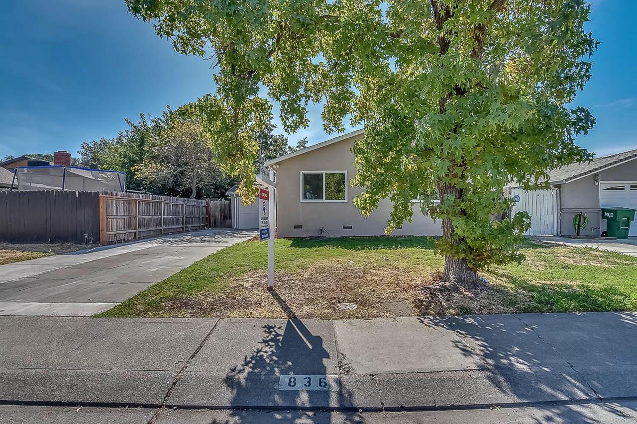 836 Mayfair Avenue - Photo 1