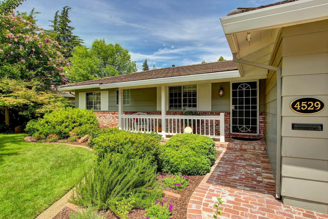 4529 Briarwood Drive - Photo 1
