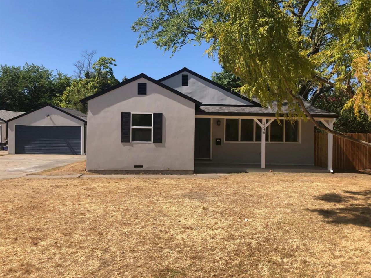 2240 Pyramid Way - Photo 1