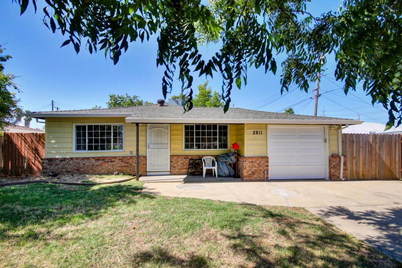 2811 52nd Avenue - Photo 1