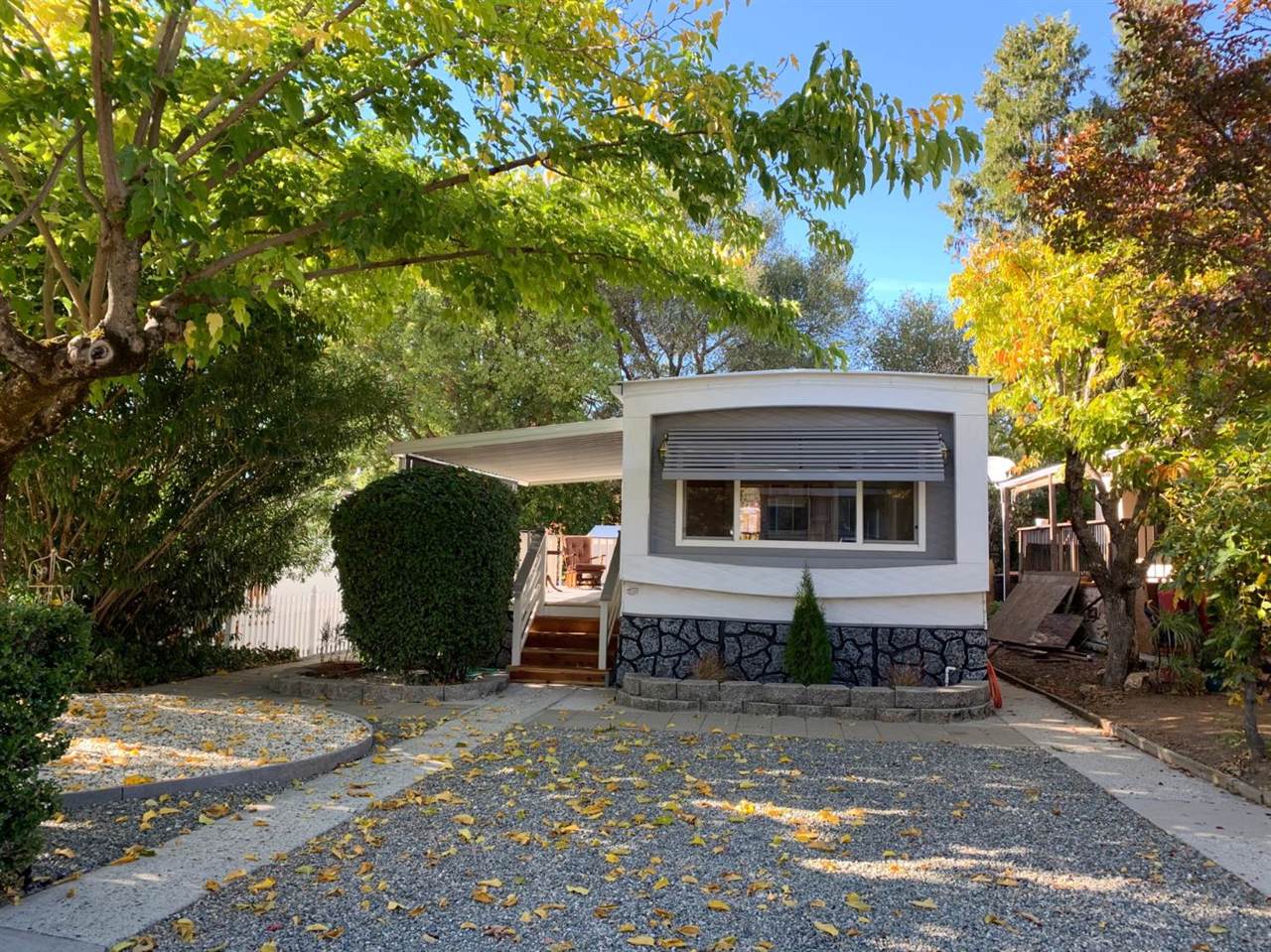 125 Marigold Avenue - Photo 1