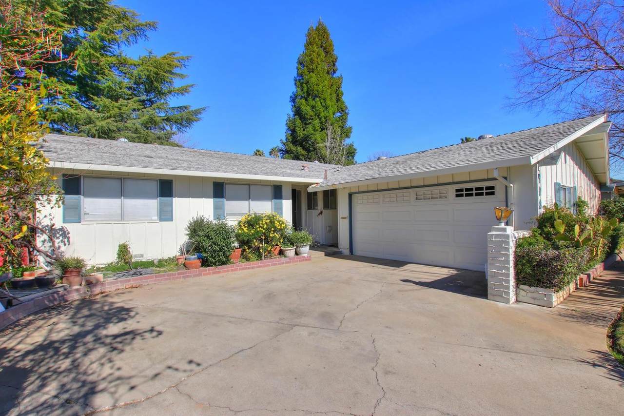 3088 Rosemont Drive - Photo 1