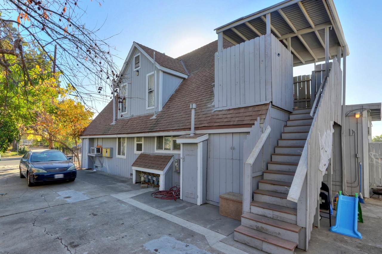 2551-2553 Lexington Street - Photo 1