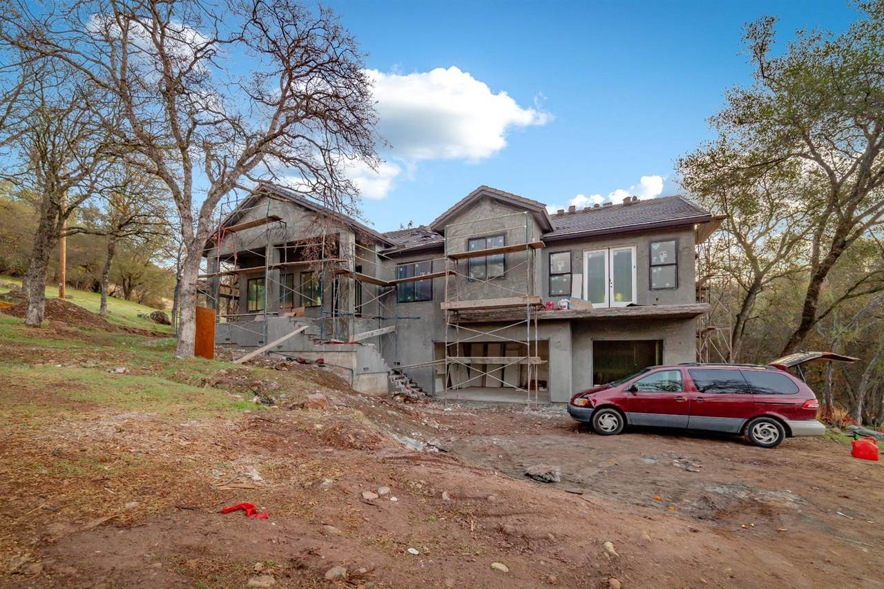 720 Deerbrooke Trail - Photo 1