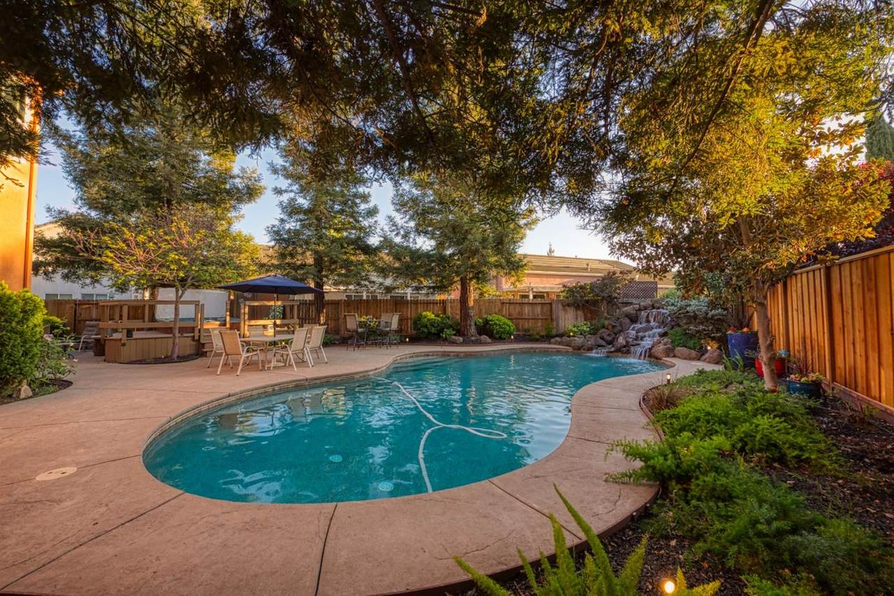 2328 Lovers Point Lane - Photo 1