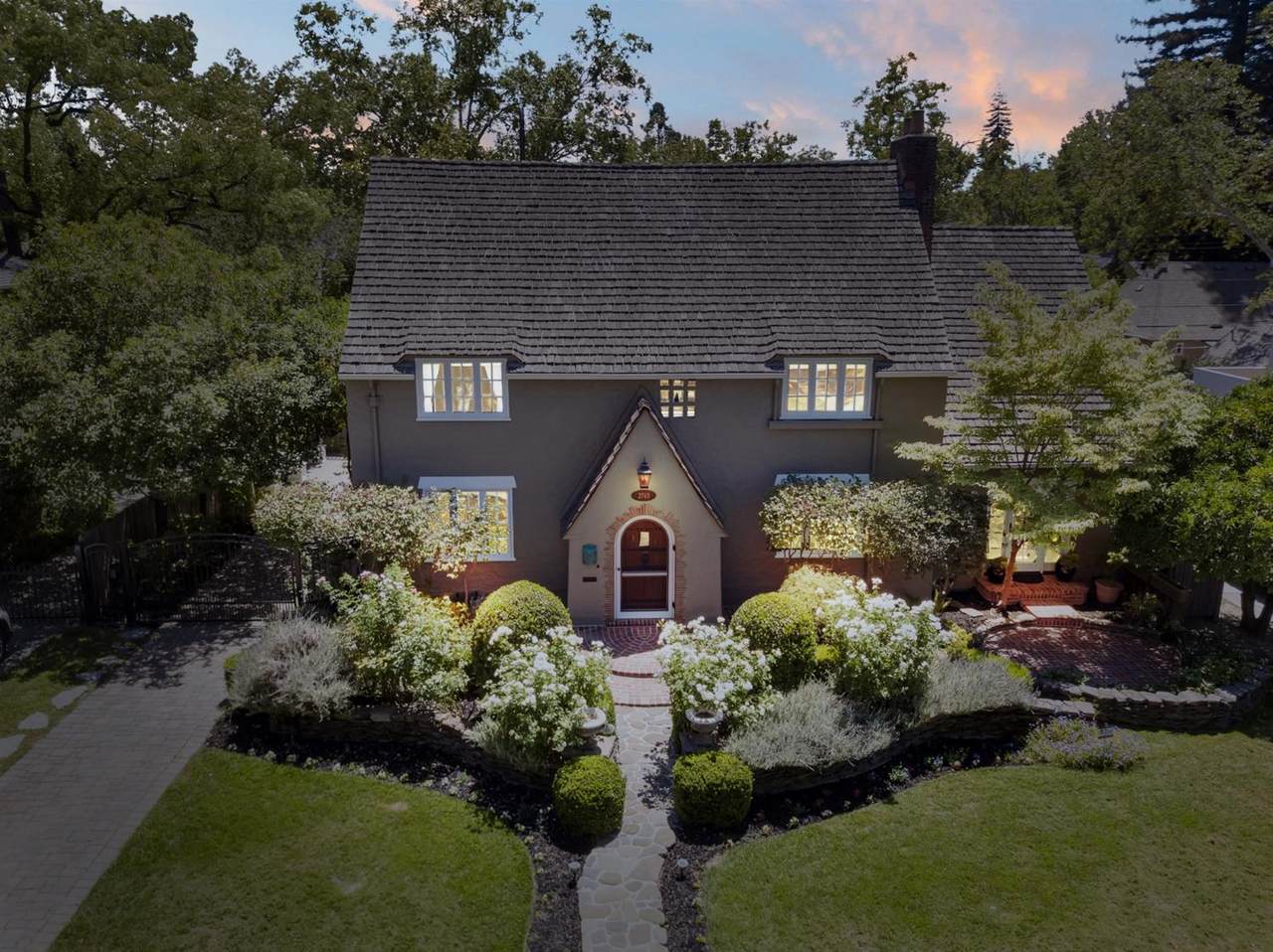 2740 Montgomery Way - Photo 1