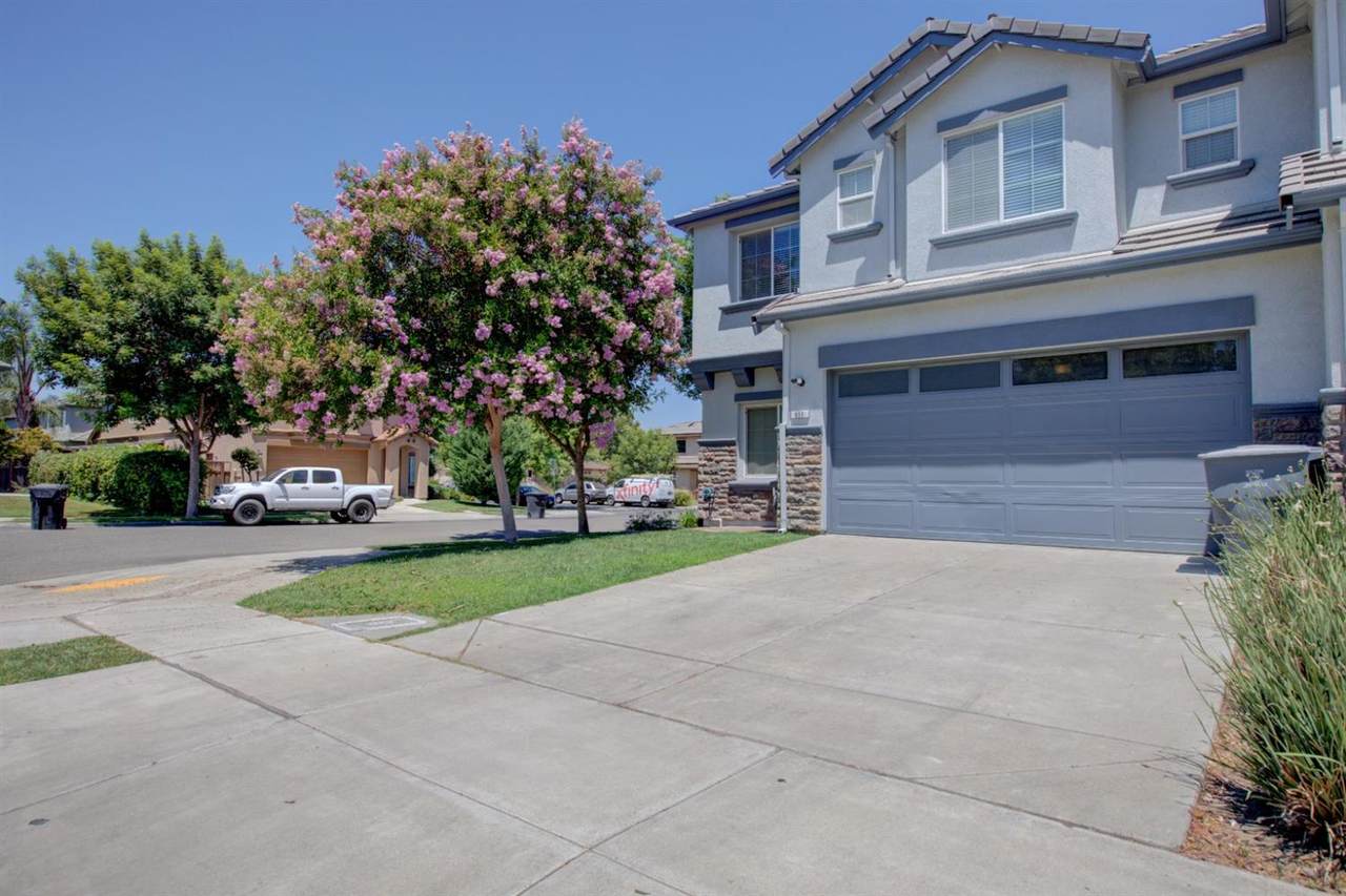 950 Sunset Meadows Street - Photo 1