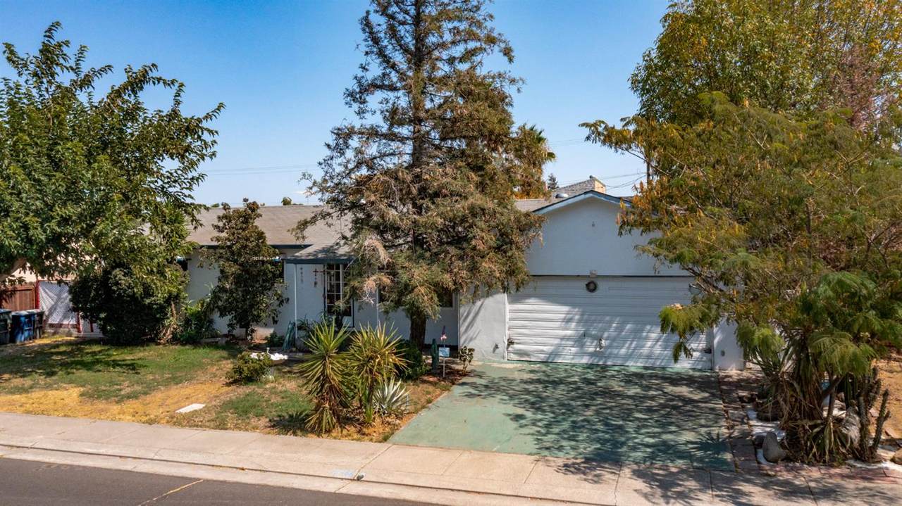 15966 Eton Way - Photo 1