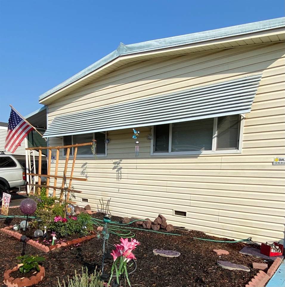 1830 Yosemite Ave - Photo 1