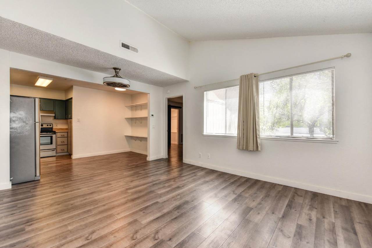 13067 Lincoln Way - Photo 1