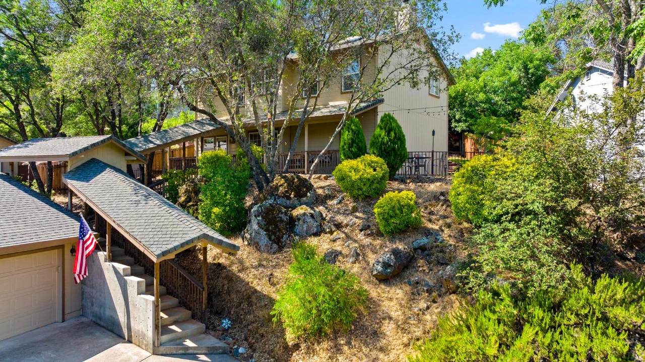 1586 Cornell Way - Photo 1