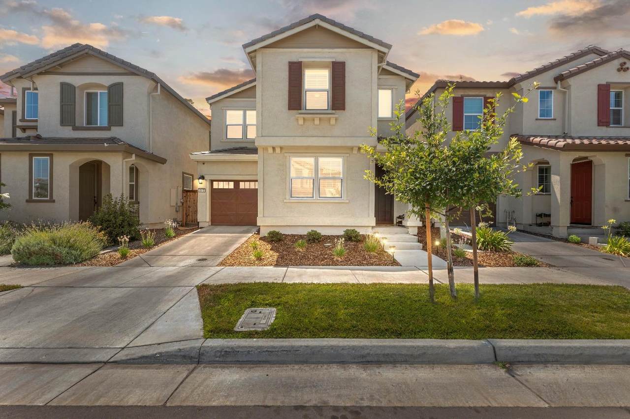2513 Buzz Aldrin Way - Photo 1
