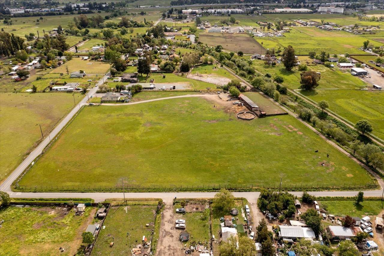 4400 Whistler Avenue - Photo 1