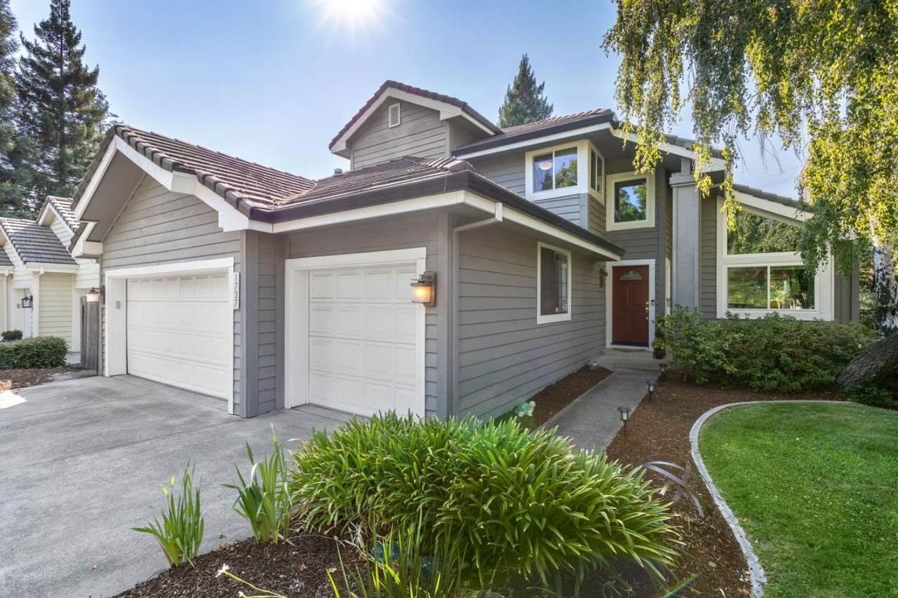 1737 Stone Way - Photo 1
