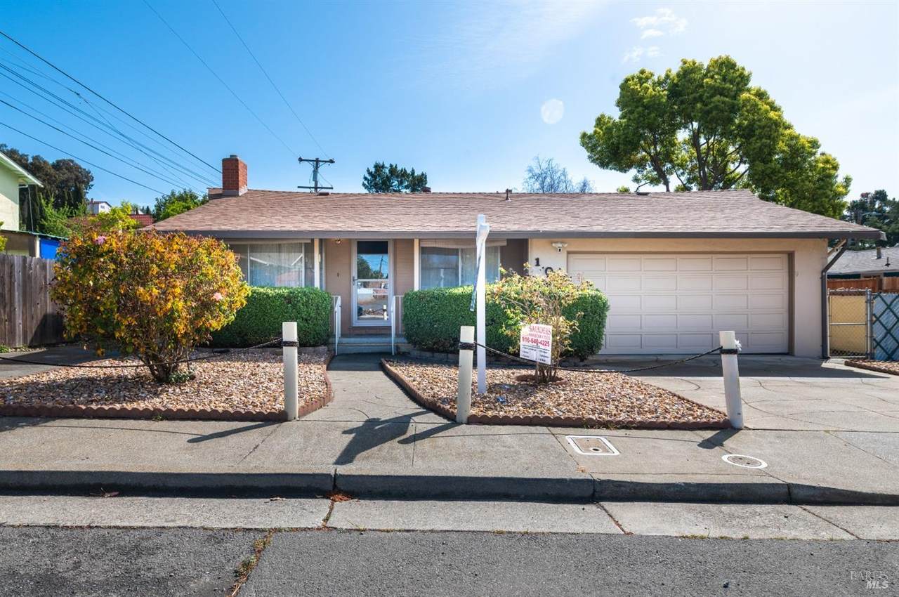 108 Curtis Drive - Photo 1