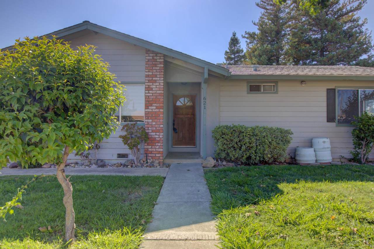 621 Dixie Lane - Photo 1
