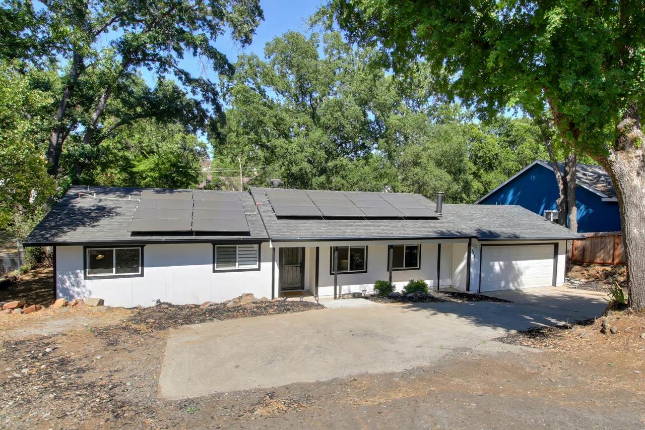 3831 Sheridan Road - Photo 1