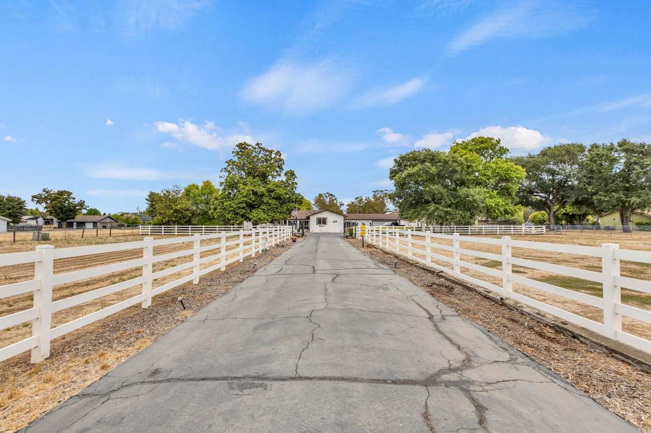 9535 Bradshaw Road - Photo 1