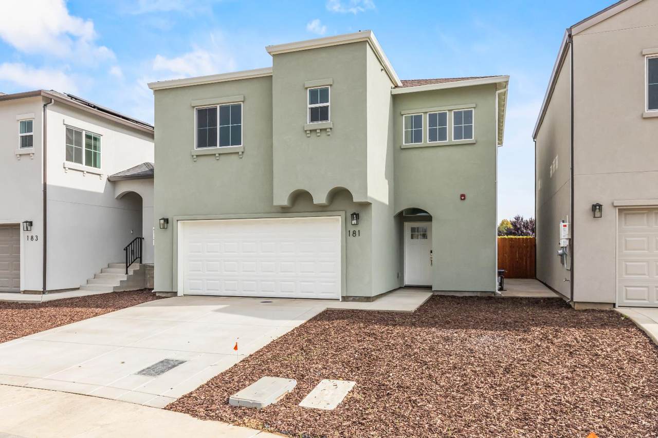 181 Park Circle - Photo 1
