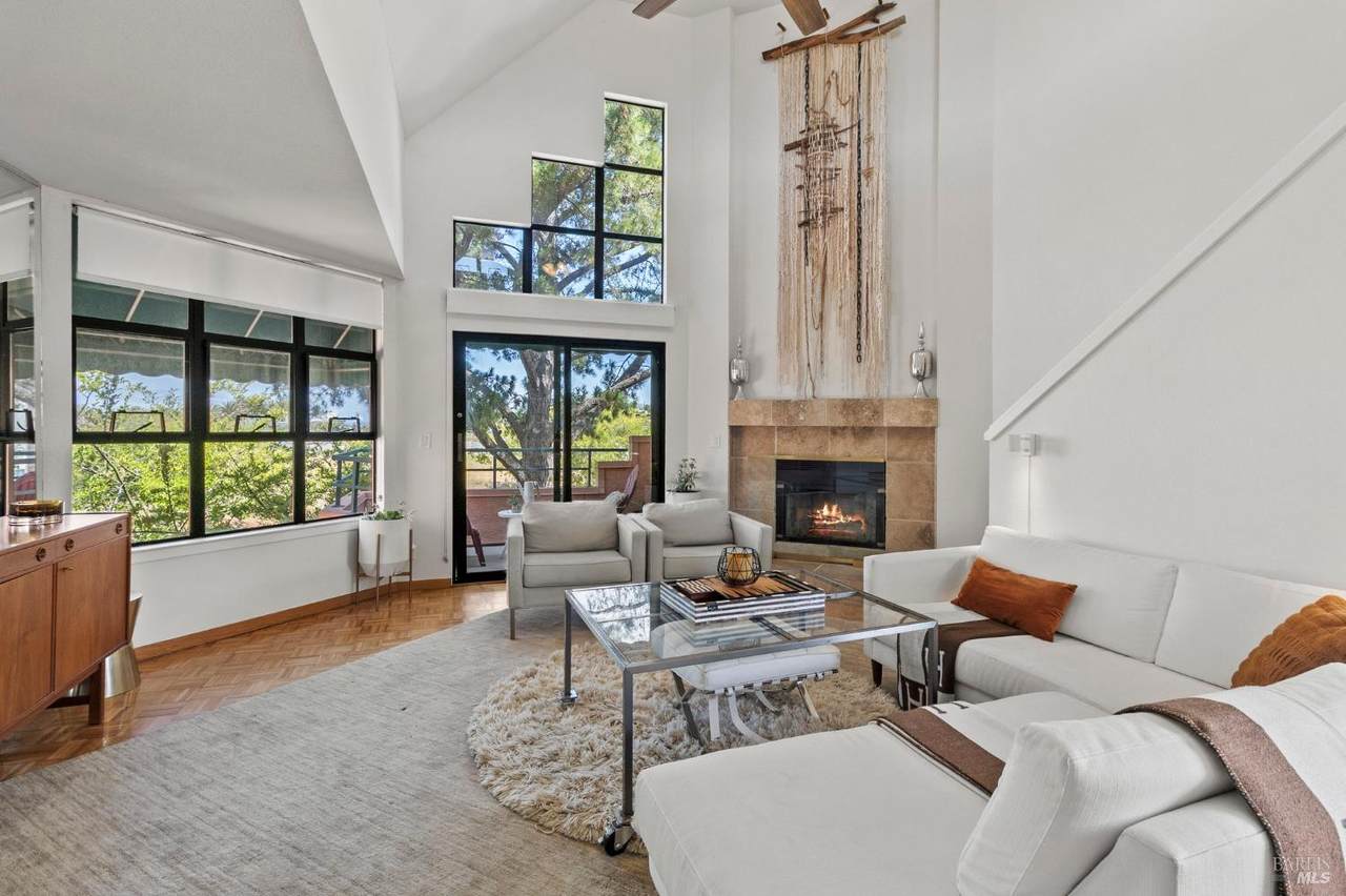 102 Nantucket Lane - Photo 1