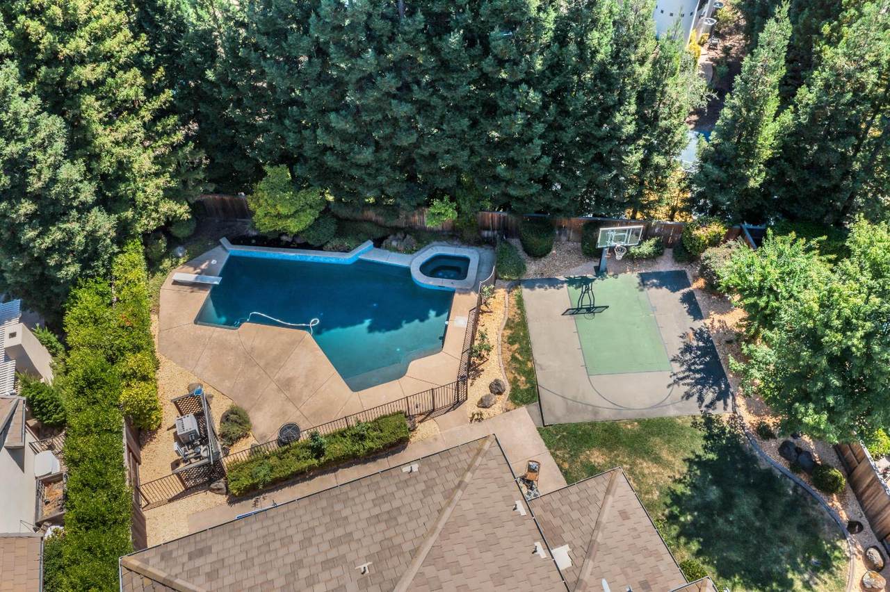 3090 Ashridge Way - Photo 1