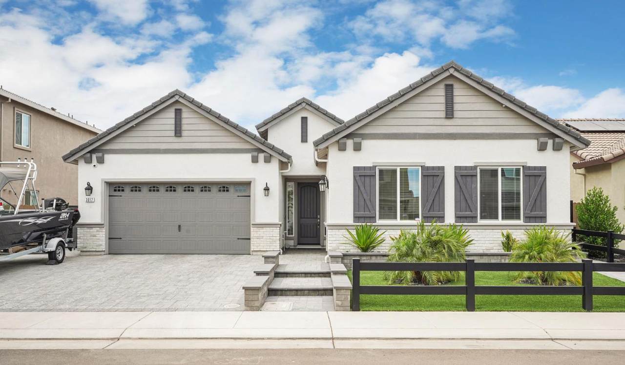 3017 Zinnia Way - Photo 1