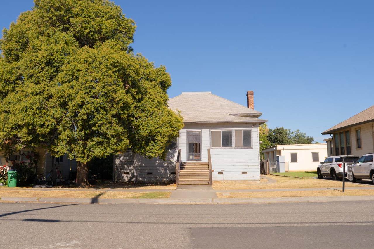 137 Murdock Avenue - Photo 1