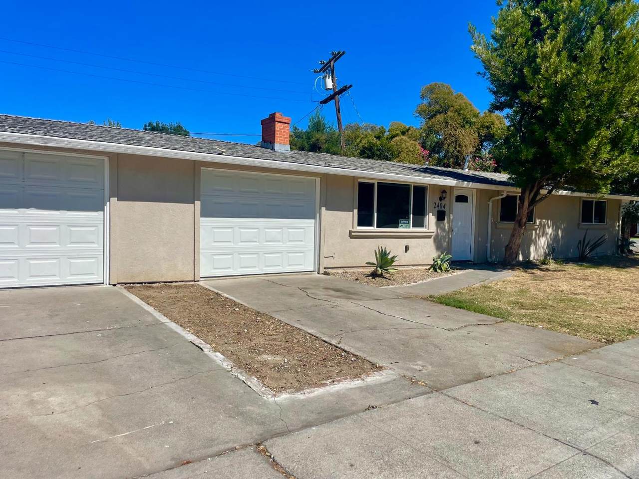 2404 Gardena Avenue - Photo 1