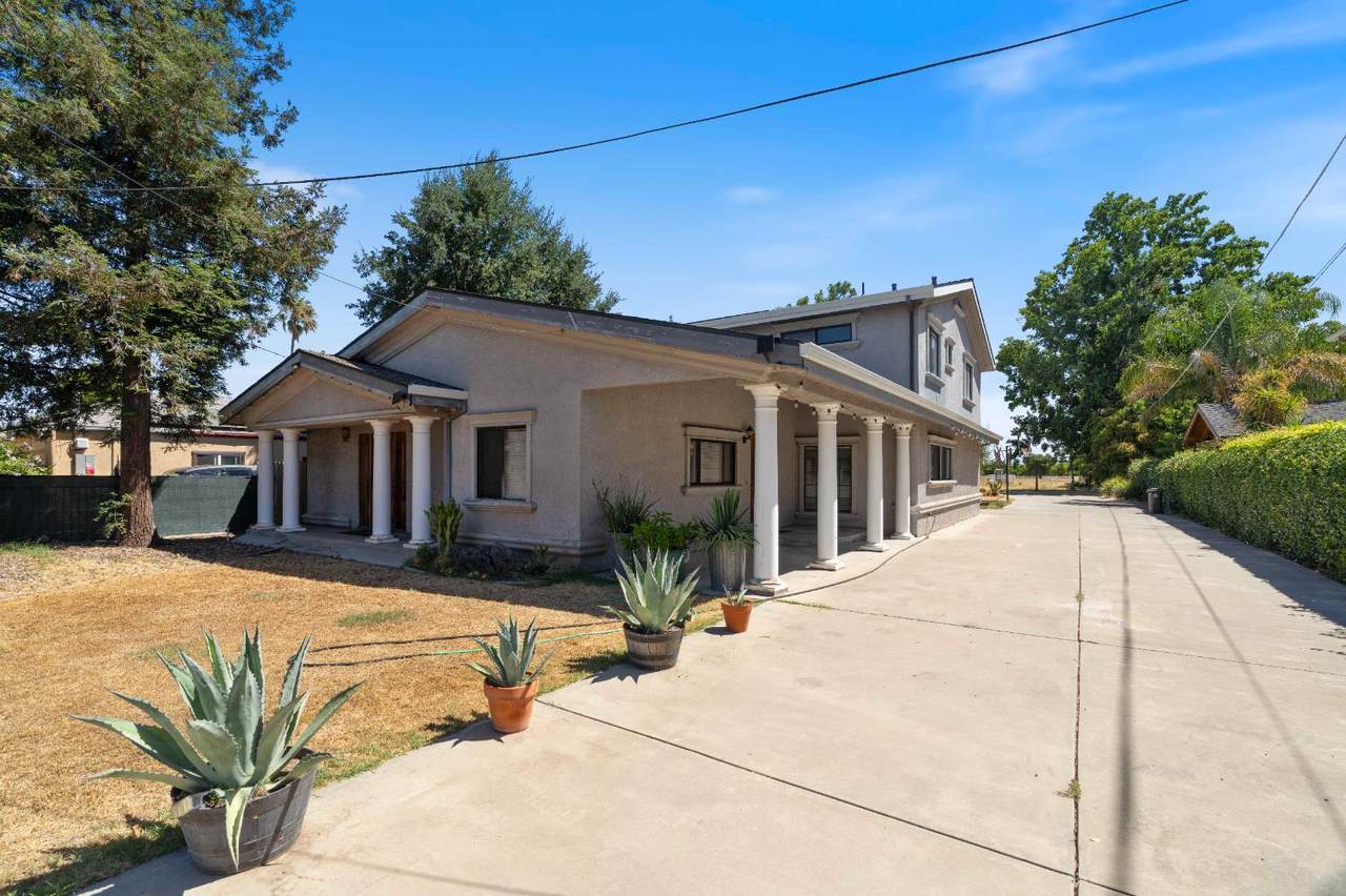 1660 White Lane - Photo 1