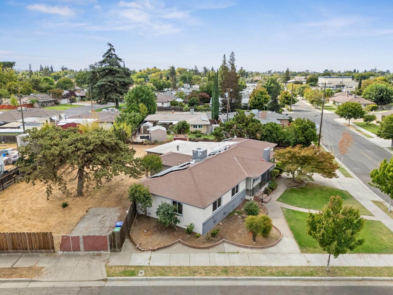 https://bt-photos.global.ssl.fastly.net/sacramento/1280_boomver_2_560936147-2.jpg
