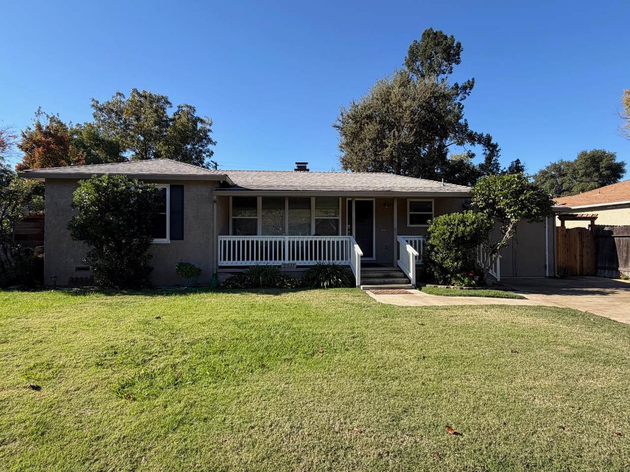 2511 Verna Way - Photo 1