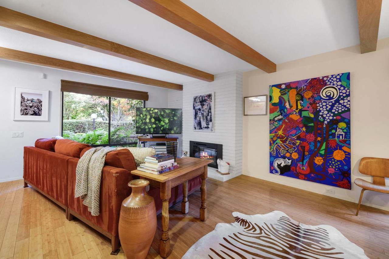 1342 Vanderbilt Way - Photo 1