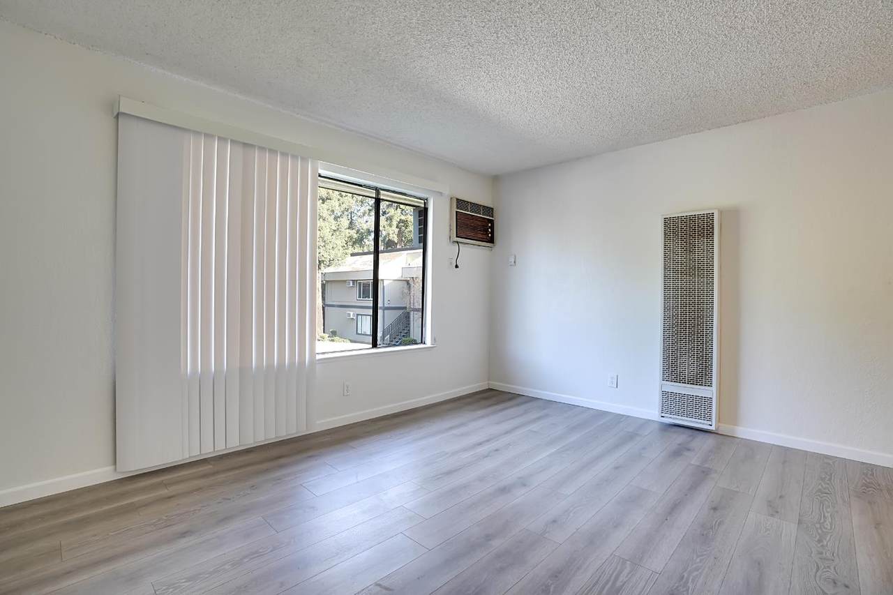 6724 Plymouth Road - Photo 1