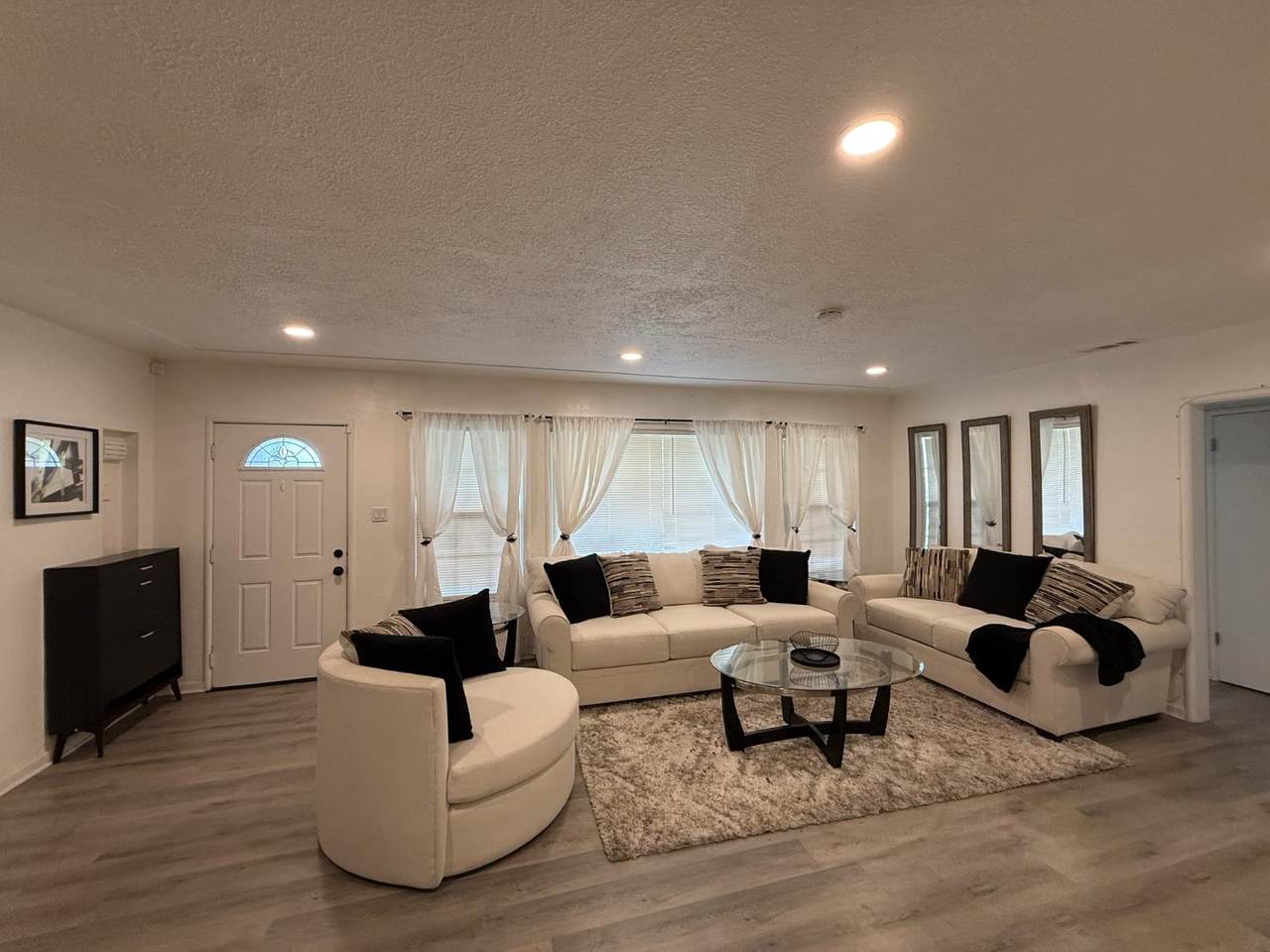 2190 Euclid Avenue - Photo 1