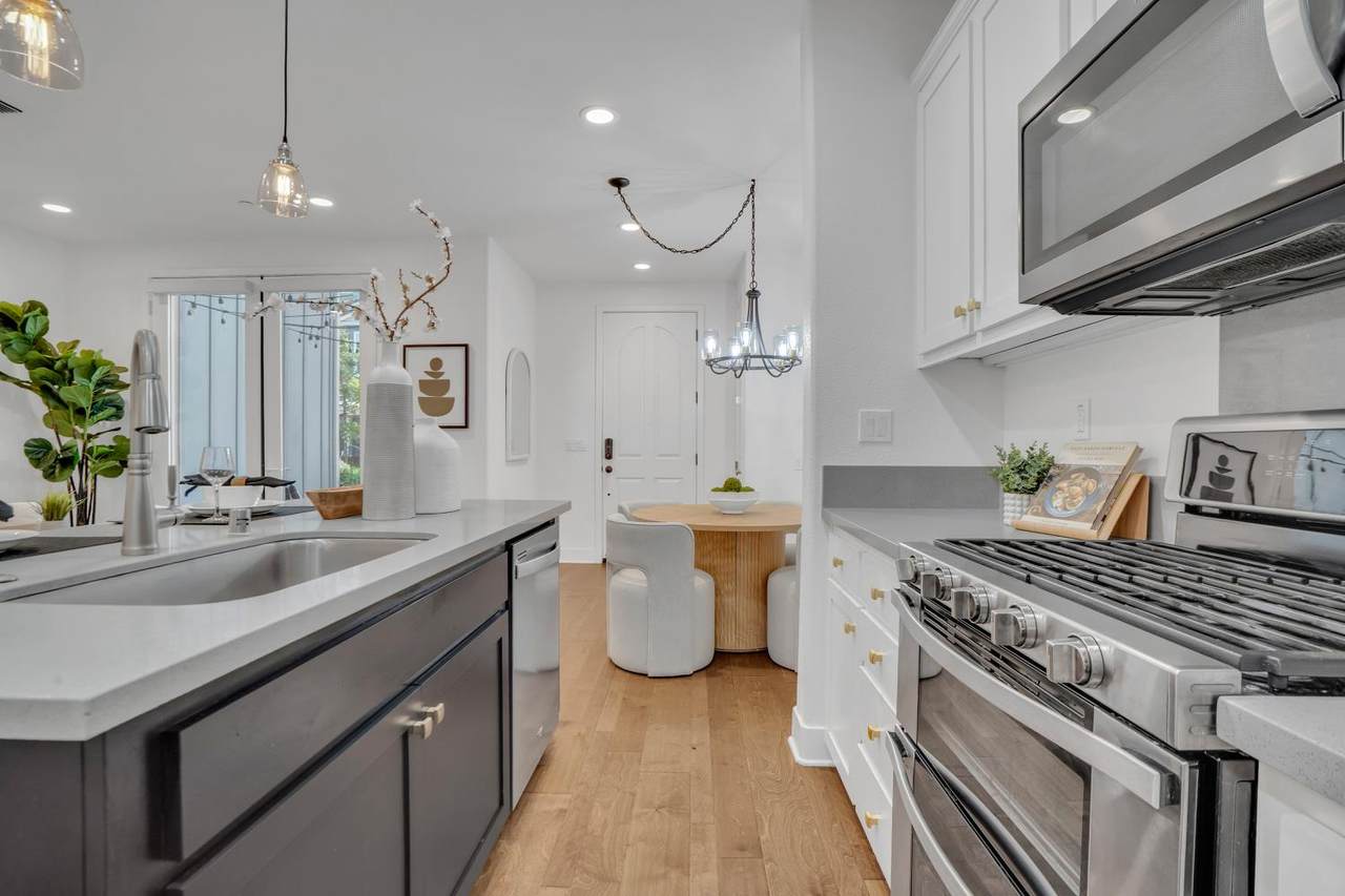 1325 Bloom - Photo 1