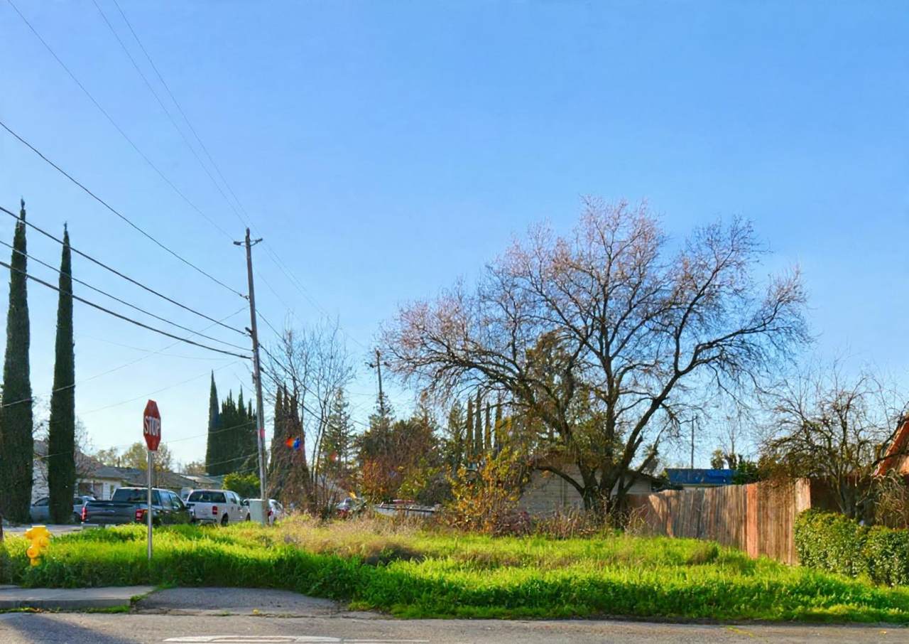 2421 Archer Avenue - Photo 1