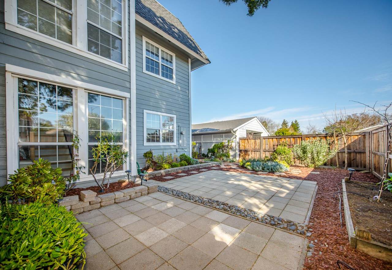 3152 Woods Circle - Photo 1