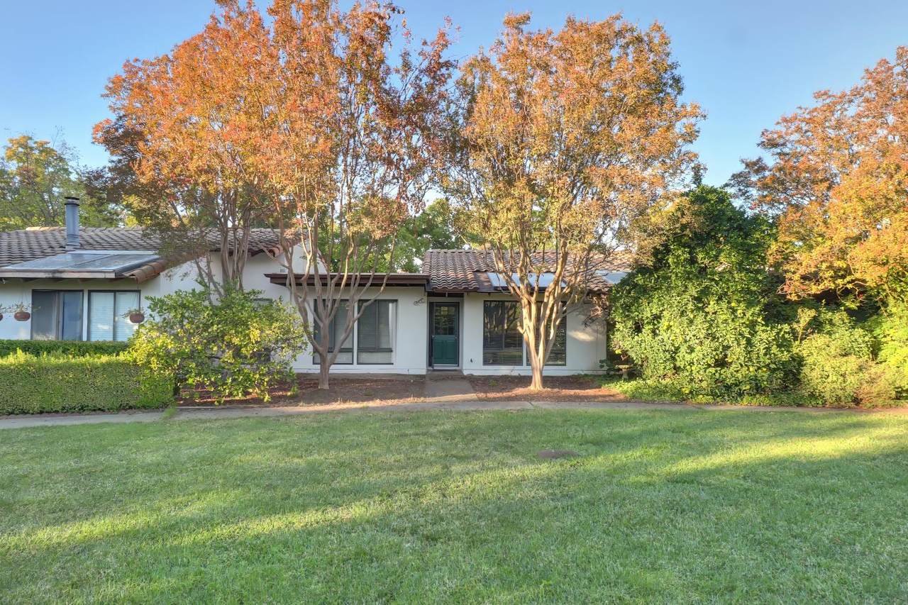 2526 Overhill Lane - Photo 1