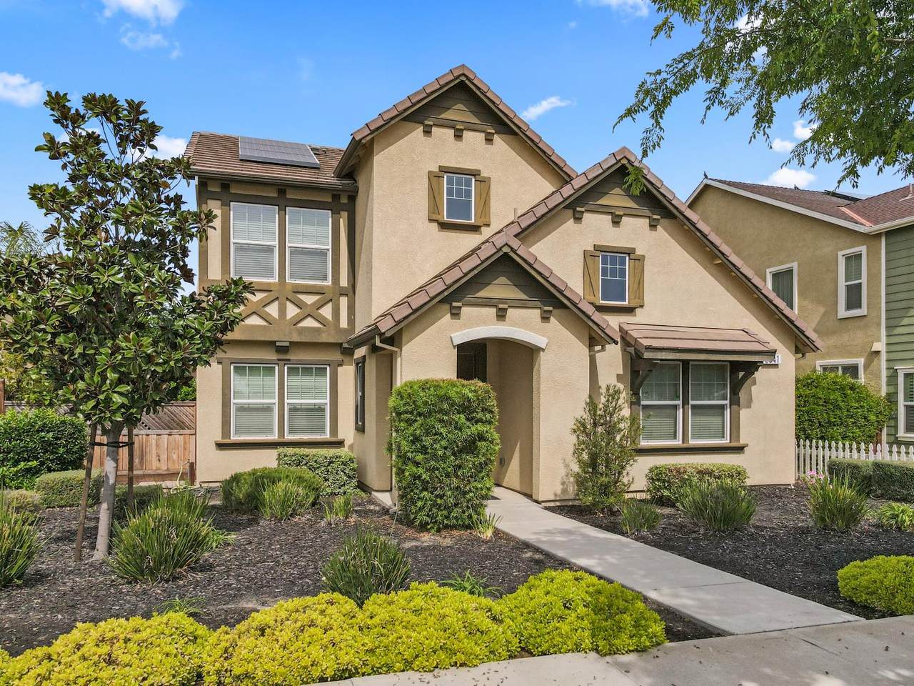 https://bt-photos.global.ssl.fastly.net/sacramento/1280_boomver_2_561063318-2.jpg