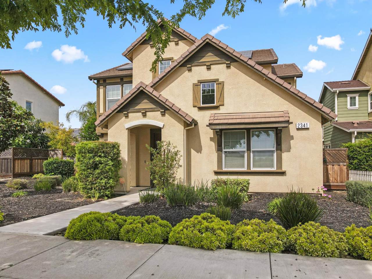 https://bt-photos.global.ssl.fastly.net/sacramento/1280_boomver_2_561063318-2.jpg