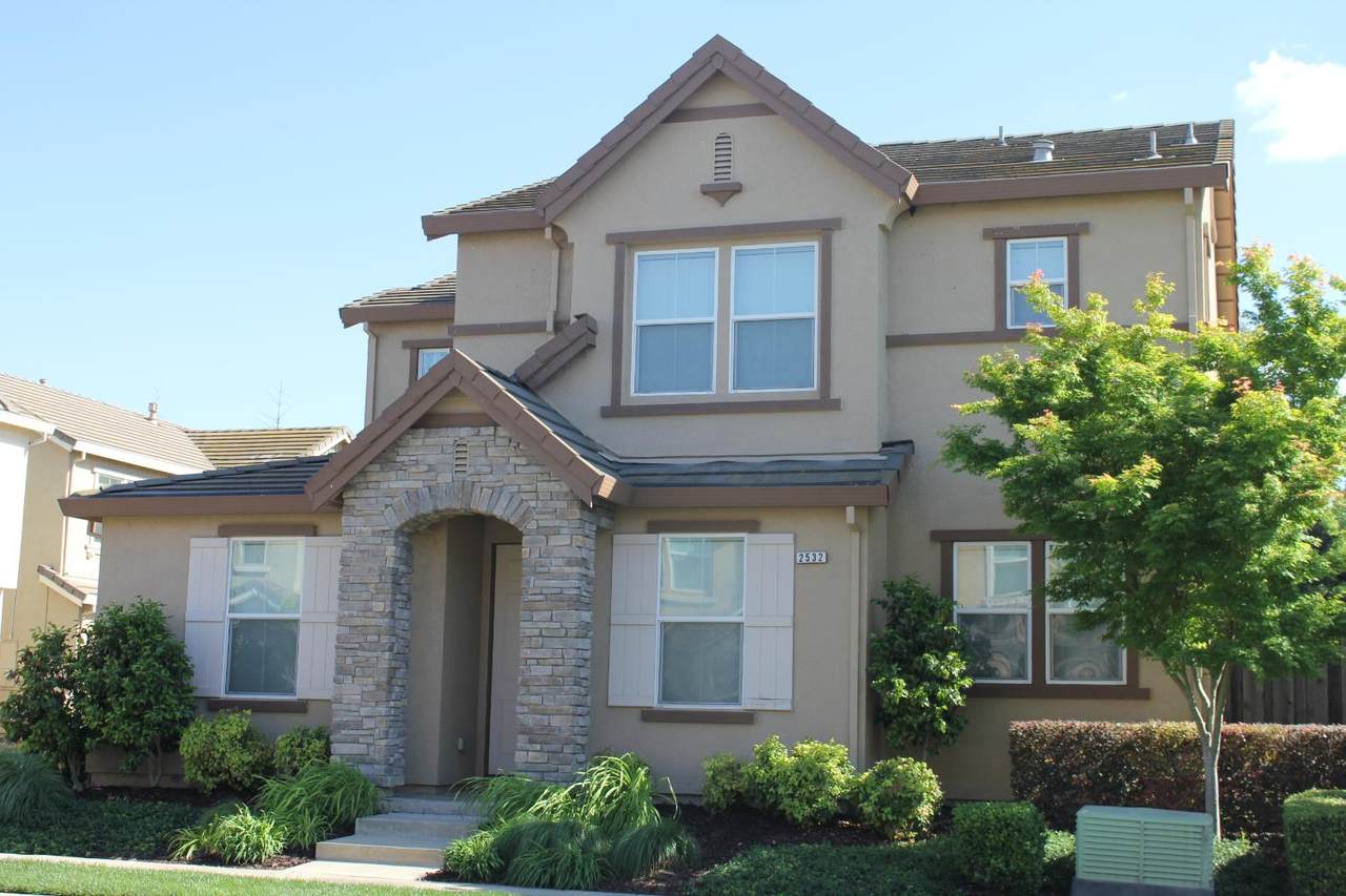 2532 Cottage Pointe Drive - Photo 1