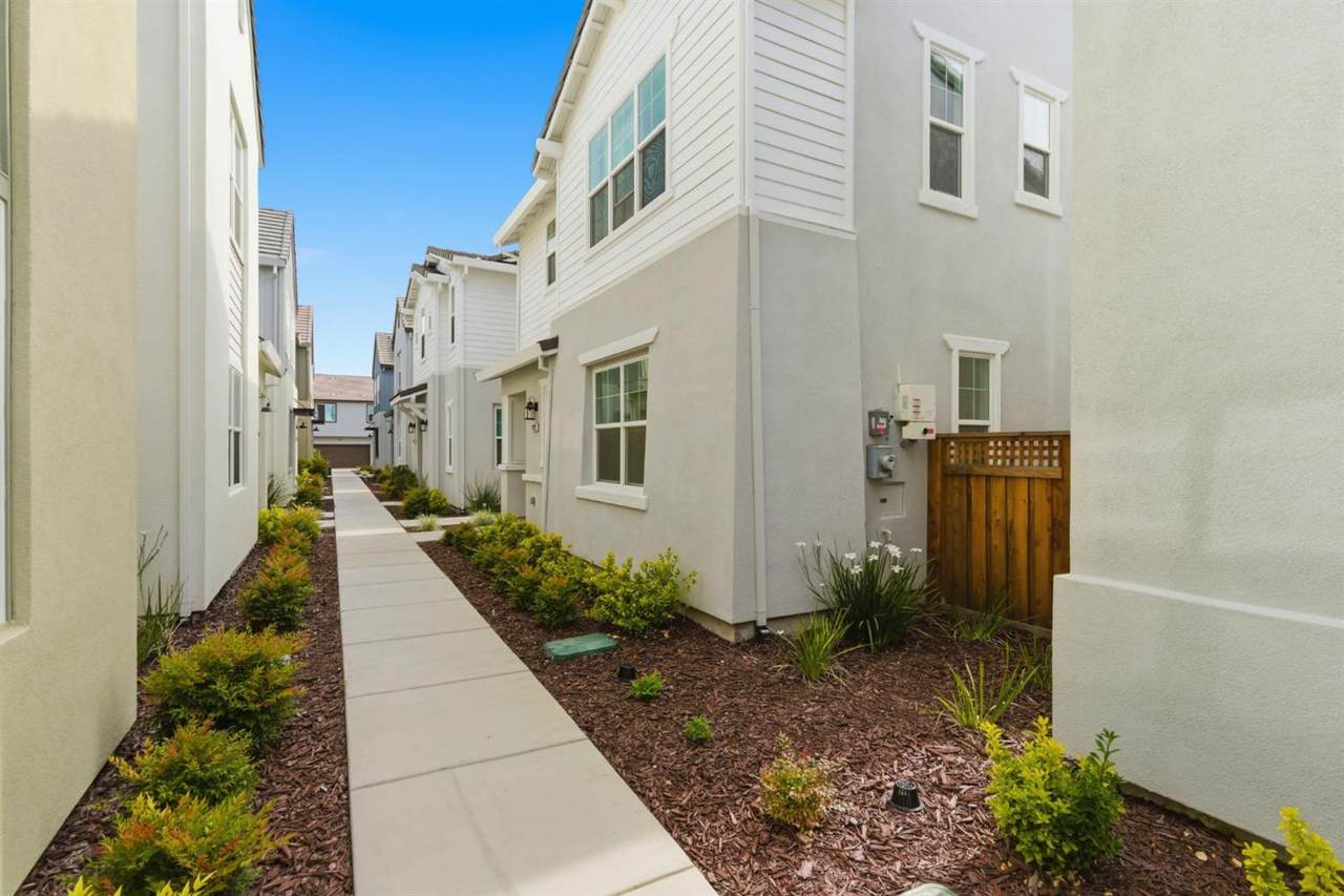 https://bt-photos.global.ssl.fastly.net/sacramento/1280_boomver_3_561073183-2.jpg