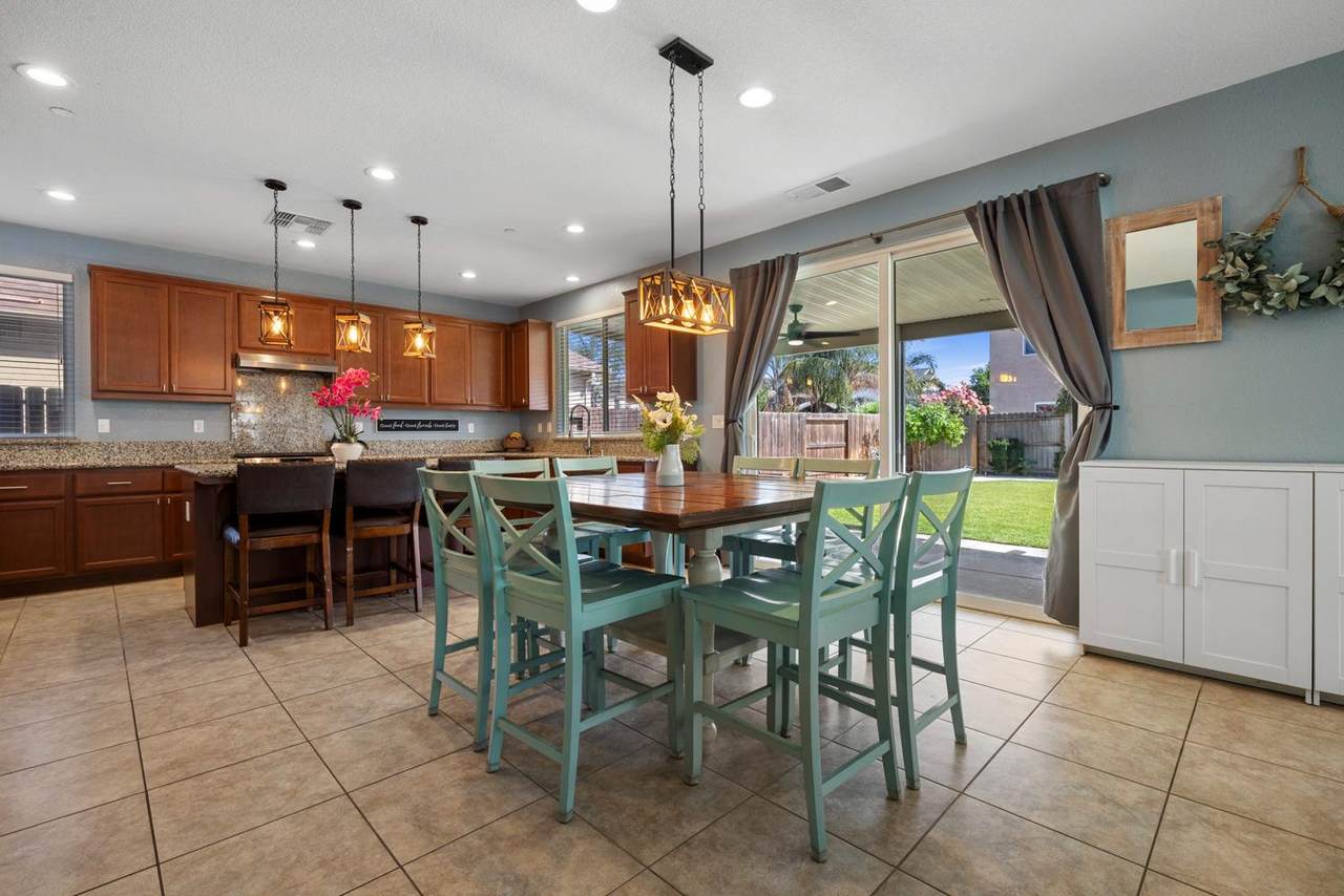 https://bt-photos.global.ssl.fastly.net/sacramento/1280_boomver_2_561095310-2.jpg