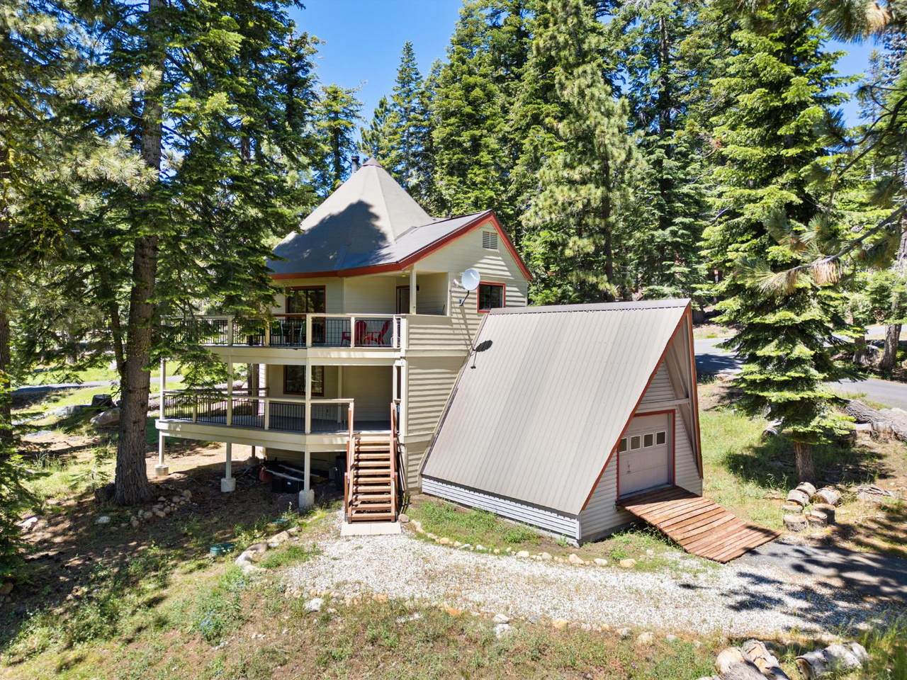 1434 Skyline Drive - Photo 1