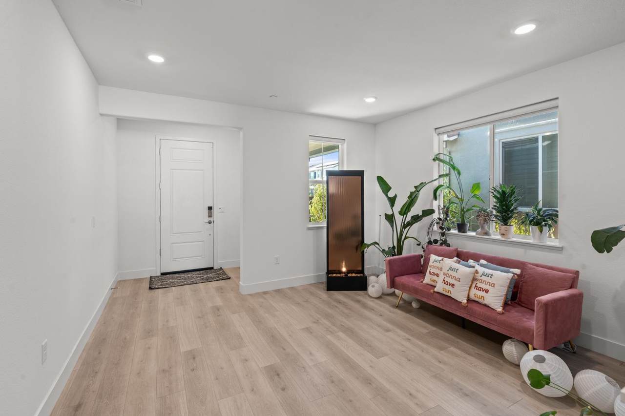https://bt-photos.global.ssl.fastly.net/sacramento/1280_boomver_1_561184717-2.jpg