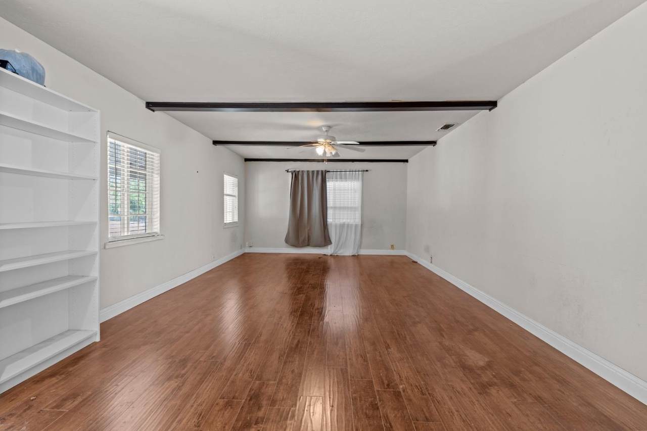 5081 Warwick Avenue - Photo 1