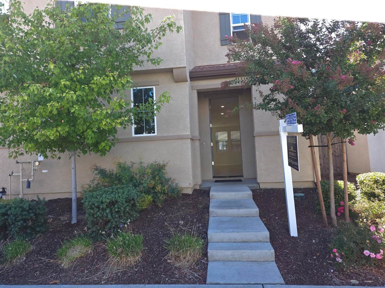 https://bt-photos.global.ssl.fastly.net/sacramento/1280_boomver_2_561195419-2.jpg