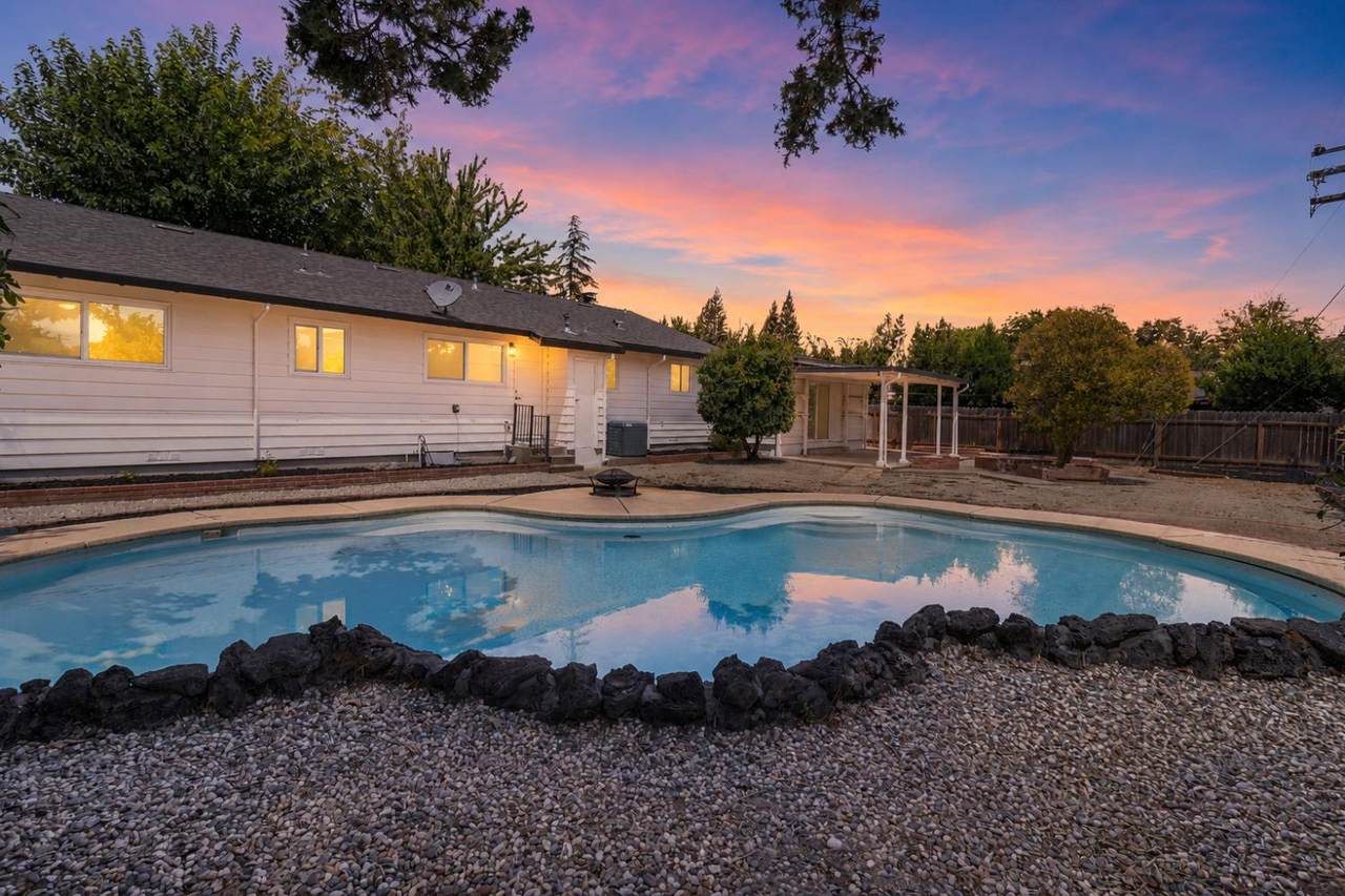 3232 Mission Avenue - Photo 1