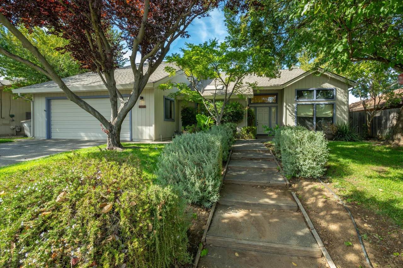 107 Almond Drive - Photo 1